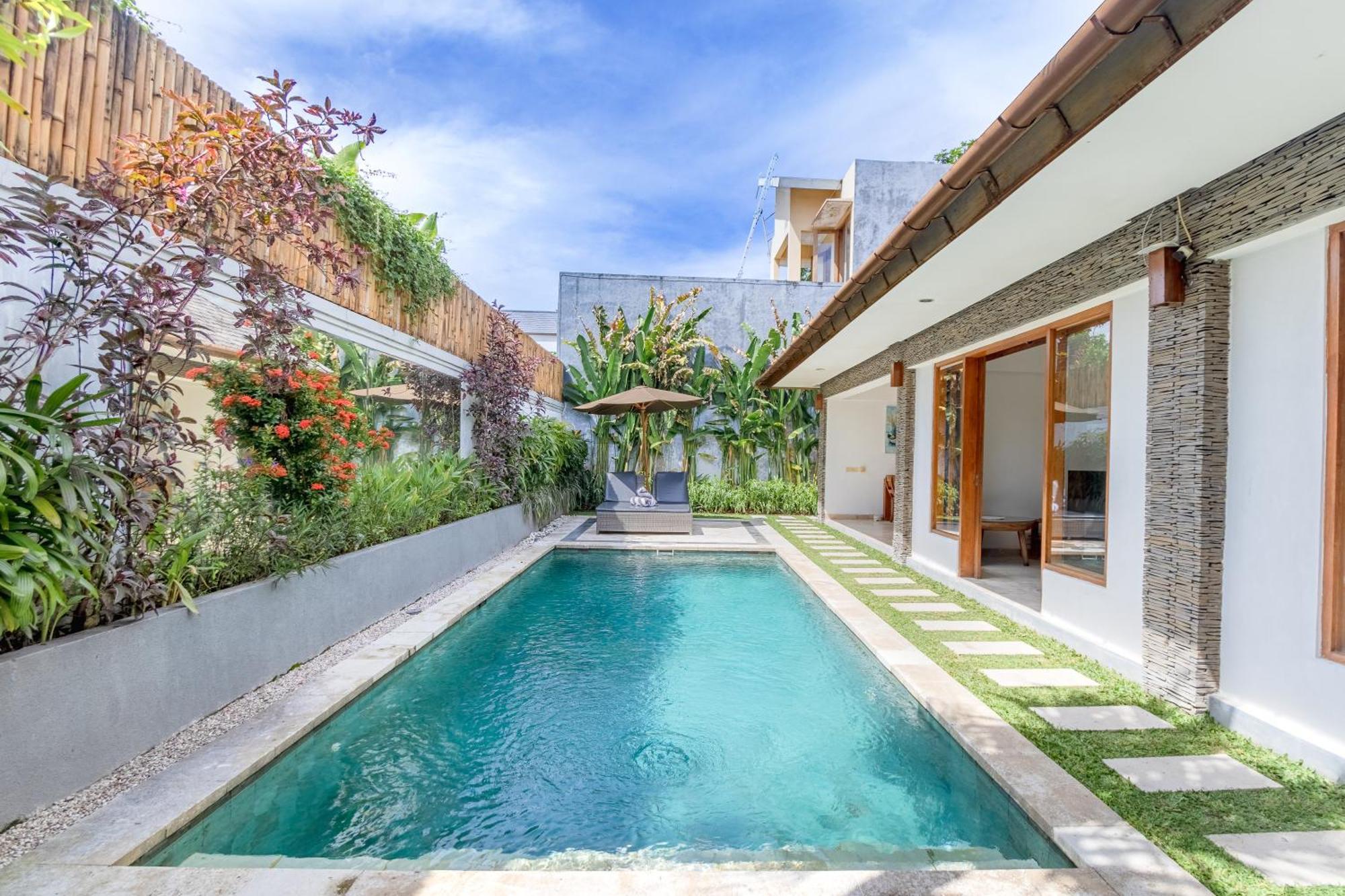 Two Lizards Beach Villas Sanur  Exterior photo