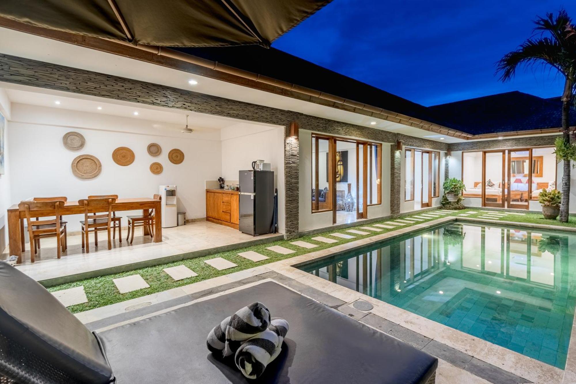 Two Lizards Beach Villas Sanur  Exterior photo